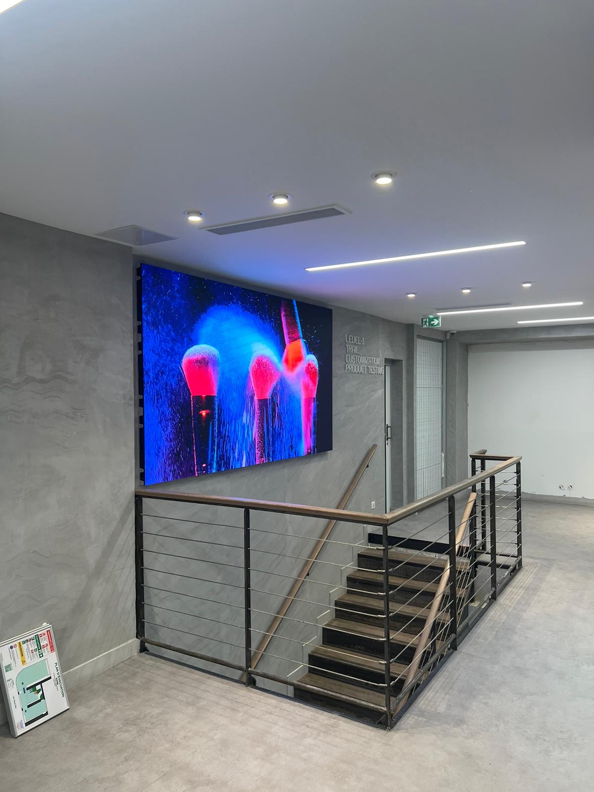 Entreprise — Hall & escalier