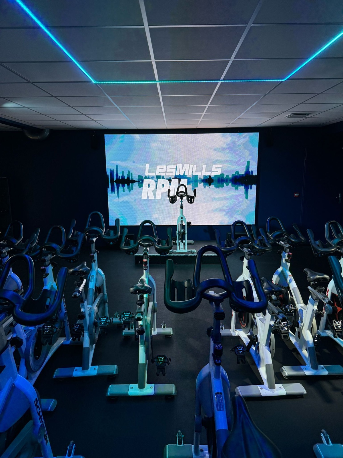 Sport & fitness — Studio cycling